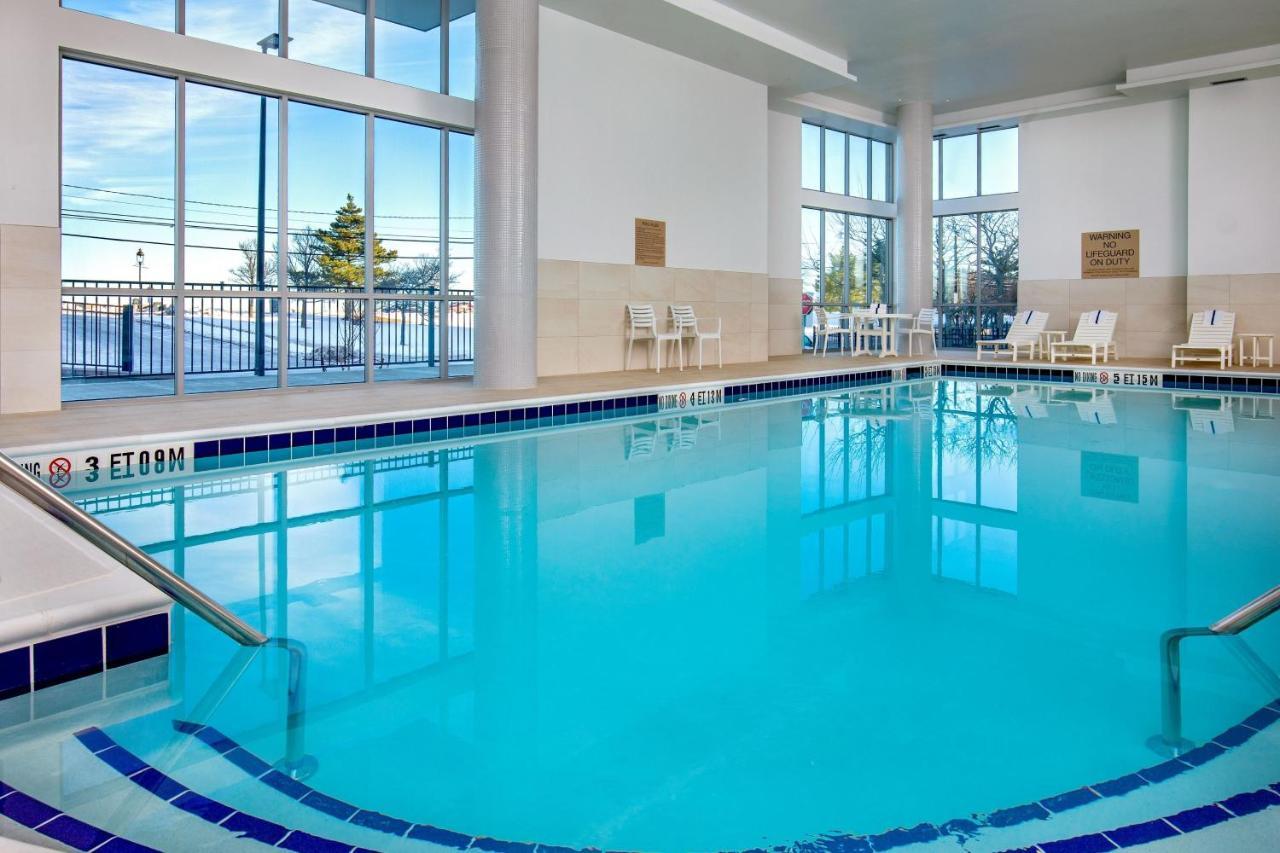 Springhill Suites By Marriott Boston Logan Airport Revere Beach Exterior foto